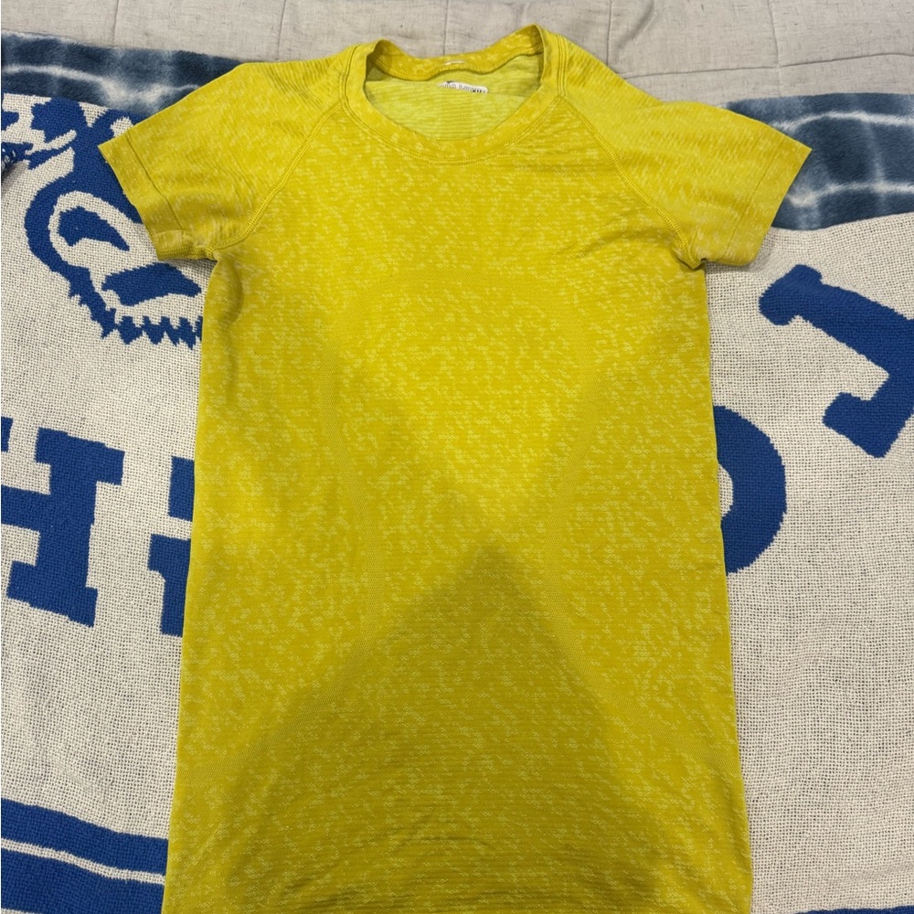 Lululemon Athletica Yellow Short Sleeve Tee